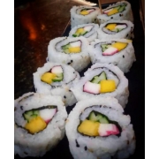 Uramaki: Uramaki Califórnia (8 Unidades) - Manga, pepino, kani, arroz, alga, gergelim
