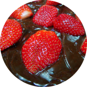 Doces: Sensação - Pizza Assada | Grande (Ingredientes: Chocolate, Morangos)