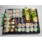 Combinados: Combinado 44 Peças - 10 rot roll, 10 uramaki grelhado, 8 hossomaki de salmão, 8 hossomaki de pepino, 4 niguiri skin, 4 joe de pepino com salmão.