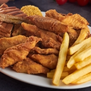 Porções: 93-Peixe c/ Fritas - Porção (Ingredientes: peixe, fritas e molho rosê)
