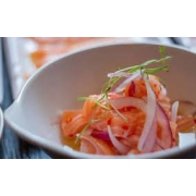 Ceviche: Ceviche Salmão Trufado 200 gramas - Salmão, Cebola Roxa, limão, azeite e pimenta