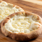 Promoção de Esfihas: 15 Esfiha aberta de Mussarela com Requeijao cremoso)