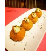 Bolinho: Koroke 05und. - Bolinho de Salmão Empanado e Frito