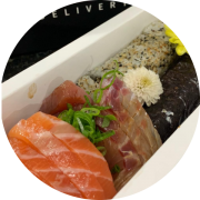 Combinado: DOM 1 - 20 PÇS - Sashimi : 4 Salmao/ 3 Atum/ 3 Peixe Branco Hossomaki: 5 Filadelfia Uramaki: 5 Skin * (peças não podem ser alteradas)*