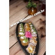 Combinados: combinado 17pcs salmão grelhado - Combos e Combinados (Ingredientes: 4 batera salmao, 4 HOSSOMAKI SALMÃO, 4 UAMAKI SALMÃO, 5 hot roll)