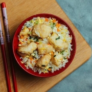 Yakimeshi: Yakimeshi Frango - Yakimeshi | Pequeno (Ingredientes: Tradicional Risoto Chinês Com Frango, Ovo, Cenoura e Cebolinha Picada)