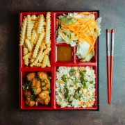 Mix Chinês: Lombo Crispy Mix - Mix (Ingredientes: Lombo crispy + risoto de presunto ( cenoura, ovos, presunto, e cebolinha) + batata frita + salada de alface americana com cenoura + molho especial)