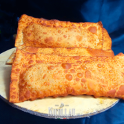 pasteis: 2 queijos - queijo e catupiry