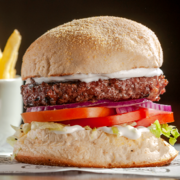 Hambúrguer: Prime Burger (Acompanha Fritas) - Hambúrguer (Ingredientes: Alface Americana, Cebola Roxa, hambúrguer bovino assado na brasa, Tomate)