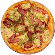 Tradicionais: Alho Poró com Bacon - Pizza Grande (Ingredientes: Alho Póro laminado, Azeitona, Bacon, Finalizada com orégano, Massa artesanal, Molho, Muçarela)