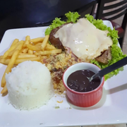Lanches: X Aberto - Lanche (Ingredientes: Alface, Arroz, Bife, Fritas, Molho Quatro Queijos, Presunto, Queijo, Tomate)