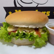 Lanches: X Tudo - Lanche (Ingredientes: Alface, Bacon, Ervilha, Hambúrguer Artesanal!, Milho, Ovo, Palmito, Pepino, Presunto, Queijo, Tomate)