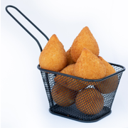 Mini coxinhas: Porção de mini Coxinha de Frango - Porção de 15 unidades de mini coxinhas de frango acompanha molho especial.