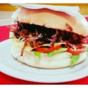 Lanches: X Costela - Lanche (Ingredientes: Alface, Costela Desfiada, Molho Barbecue, Molho Maionese, Queijo, Tomate)