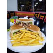 Lanches: Big X Marukas - Lanche (Ingredientes: Alcatra, Alface, Bacon, Batata Frita, Calabresa, Coração de Frango, Ervilha, Filé de Frango, Maionese, Milho, Queijo, Tomate)