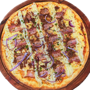 Premium: Costela com bacon e catupiy - Pizza Média (Ingredientes: Bacon, Catupiry, Cebola Roxa, cebolinha, Costela)