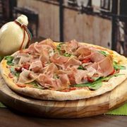 PIZZAS ESPECIAIS: DI parma - Pizza INDIVIDUAL 20 Cm /2 Fatias (Ingredientes: e presunto di Parma, Molho de Tomate, Mussarela, Orégano, Parmesão, Rúcula)