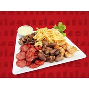 Porções: Mista 1.200g serve 4 pessoas - Porção (Ingredientes: 150g frango em cubos, calabresa., carne., Coração,, fritas, pão da casa especial)