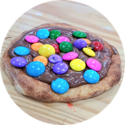 Esfihas Doces: Confete - Esfiha (Ingredientes: Chocolate ao Leite, Confete)