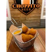 Porções Individuais: Bolinho de Mandioca com Provolone - Porção Grande (Ingredientes: Bolinho de mandioca com provolone)