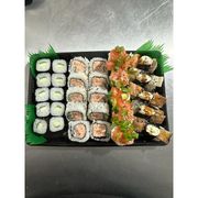 Combinados: Combinado Promocional3,0 - 10 Uramaki grelhado 10Hossomaki peepino 5 niguiri skin 5 joe de pepino com salmão ( Não fazemos alterações)