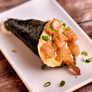 Temakis: temaki camarão especial - camarão, cream cheese, alho poró, azeite trufado