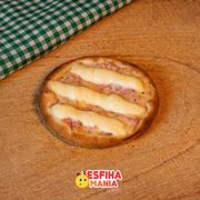 Esfihas salgadas: Pizza C/ Catupiry - Esfihas salgadas (Ingredientes: Apresuntado, muçarela e oregano, Catupiry)