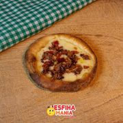 Esfihas salgadas: Bacon - Esfihas salgadas (Ingredientes: Bacon, muçarela)