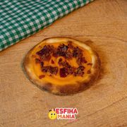 Esfihas salgadas: Cheddar Bacon - Esfihas salgadas (Ingredientes: Bacon, Cheddar)