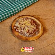 Esfihas especiais: Bolonhesa - Esfihas salgadas (Ingredientes: Molho de Tomate, Parmesão, Recheio de Carne Tradicional)