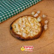 Esfihas salgadas: Palmito - Esfihas salgadas (Ingredientes: muçarela, Orégano, Palmito)