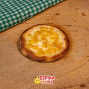 Esfihas salgadas: Milho - Esfihas salgadas (Ingredientes: Milho, muçarela)
