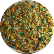 Tradicionais: Philadelphia - Pizza Individual (Ingredientes: Alho Poró, Cream Cheese, frango em cubos, Molho Pomodoro, Mussarela, Orégano)