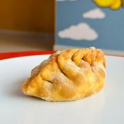 Salgados: Saltene - Salgado de trigo com recheio de Carne