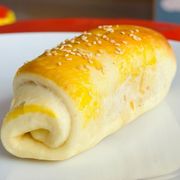 Salgados: Enrolado de Queijo e Presunto - Envio sujeito a disponibilidade - Salgado de Trigo assado queijo e presunto