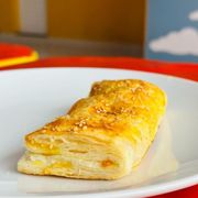 Salgados: Folhado de Queijo e Frango C/ Catupiry - Envio sujeito a disponibilidade - Salgado assado de Frango com Catupiry