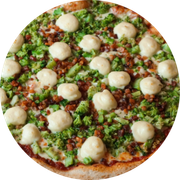 Pizzas: 11 - Ultimato (Brócolis Tunada) - Pizza Grande (Ingredientes: Alho Frito, Bacon, Brócolis, Catupiry, Gorgonzola, Molho de Tomate, Muçarela)