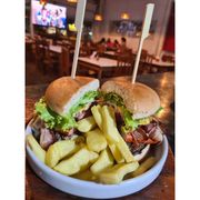 Lanches de Hamburguer de Costela: X Costela Tudo - Lanche (Ingredientes: Bacon, Hambúrguer, Mussarela, Ovo, Salada, Salsicha)