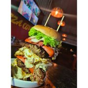 Lanches Tradicionais: Baguncinha - Lanche (Ingredientes: 03 Hamburguers, Bacon, Calabresa, Catupiry, Ovo, Queijo, Salsicha)