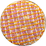 Brood: Calabresa, Cheddar e Catupiry - Pizza Pré-Assada | Grande (Ingredientes: Molho de Tomate, Muçarela, Calabresa Fatiada, Cheddar Catupiry, Catupiry, Orégano)