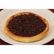 Esfihas: brigadeiro - Esfihas (Ingredientes: brigadeiro, creme de avelâ, mussarela)