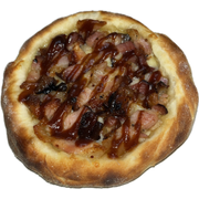 Esfihas: Bacon BBQ - Esfihas (Ingredientes: bacon, barbecue, mussarela)