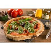 As pizzas tipo italiana: QUATTRO FORMAGGI - Pizza GRANDE 35 Cm / 8 Fatias (Ingredientes: Azeitona Preta, E UMA BASE DE MUSSARELA, Molho de Tomate, Orégano, Parmesão Ralado, Rúcula, Tomate Seco)