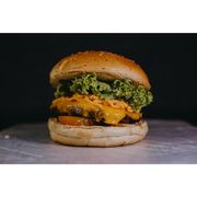 Lanches: Classic Burguer - Lanche (Ingredientes: 2 Fatias de Queijo Prato, Alface, Cheddar, Hambúrguer 180g, Maionese da Casa, Pão de Hamburguer, Rodelas de Cebola Roxa, Tomate)