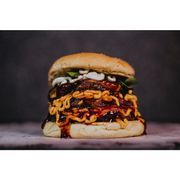 Lanches: 08-Clássico Triplo - Lanche (Ingredientes: 3 Fatias de Queijo Prato, 3 Hambúrguers 140g, Cheddar, Maionese da Casa, Molho Barbecue, Pão de Brioche, Rúcula)