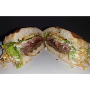 Sanduíches: X Calabresa - Hambúrguer (Ingredientes: Pão de Hambúrguer, Carne Caseira, Calabresa, Queijo, Alface, Tomate, Cebola, Salada de Repolho, Batata Palha)