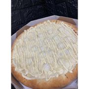 Gourmet: RAFFAELLO - Pizza Doce (Ingredientes: Bombom Raffaello, Chocolate Branco, Coco em Flocos, Leite Condensado)