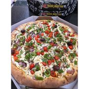 Premium: BAIANA PREMIUM - Pizza (Ingredientes: Azeitonas, Calabresa, Cebola Roxa, Cebolinha, Cream Cheese, Molho de tomate artesanal, Mussarela, Orégano, Ovo cozido, Pimenta Biquinho, Pimenta Calabresa em Flocos)