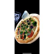 Especiais: GORGONZOLA - Pizza (Ingredientes: Gorgonzola, Manjericão, Molho de tomate artesanal, Mussarela, Tomate)