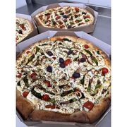 Premium: BRÓCOLIS PREMIUM - Pizza (Ingredientes: Azeitonas, Bacon, Brócolis, Cream Cheese, Molho de tomate artesanal, Orégano, Tomate Cereja)
